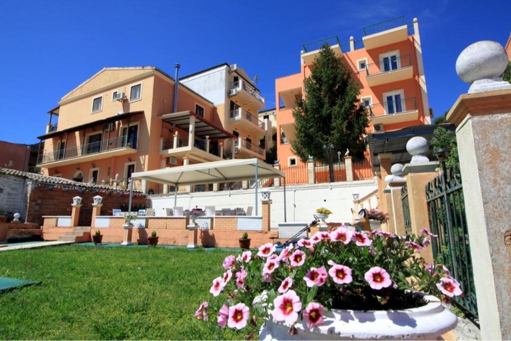 Corfu Sunflower Apartments เวนิทเซส ภายนอก รูปภาพ